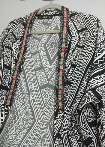 Boncuk Detaylı Bohem Desenli Uzun Kollu Kimono - Görsel 2