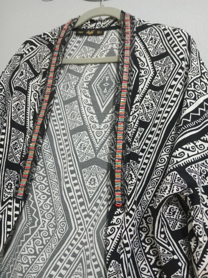 Boncuk Detaylı Bohem Desenli Uzun Kollu Kimono - Görsel 2