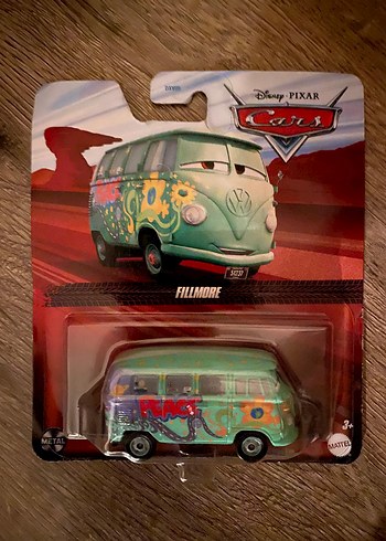 Disney Pixar Cars Fillmore Oyuncak Araba