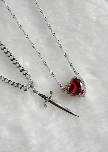 Kırmızı Gotik Zincir Detaylı Midi Kolye - Görsel 3