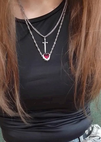 Kırmızı Gotik Zincir Detaylı Midi Kolye - Görsel 4