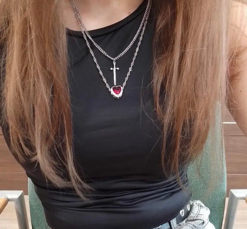 Kırmızı Gotik Zincir Detaylı Midi Kolye - Görsel 4