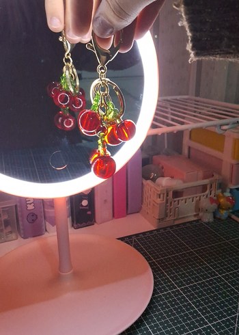 kırmızı renkli kirazlı  charm - Görsel 2