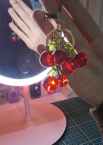 kırmızı renkli kirazlı  charm - Görsel 3