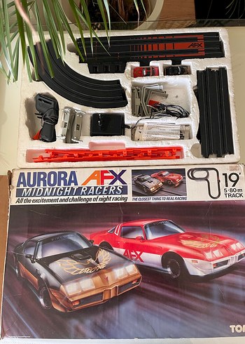 Tomy Aurora AFX Oyuncak Gece Yarış Arabası - Görsel 5