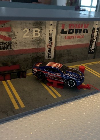 Siyah Oyuncak Araba - Görsel 4