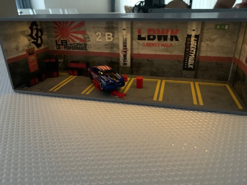 Siyah Oyuncak Araba - Görsel 3