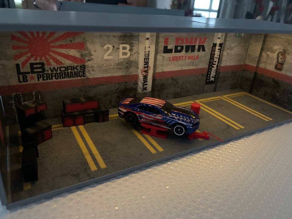 Siyah Oyuncak Araba - Görsel 4