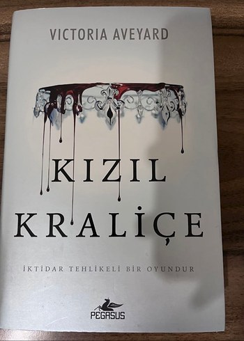 Beden Kızıl Kraliçe Serisi İlk Üç Kitap