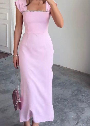 Pembe Uzun V Yakalı Kadın Elbise