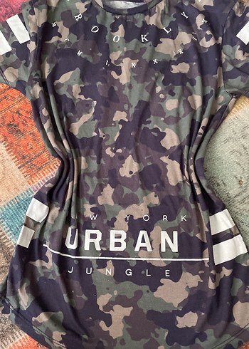Kadın Kamuflaj Desenli Oversize Tişört