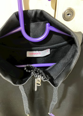 Kadın Siyah Yüksek Yakalı Spor Üst - Görsel 2