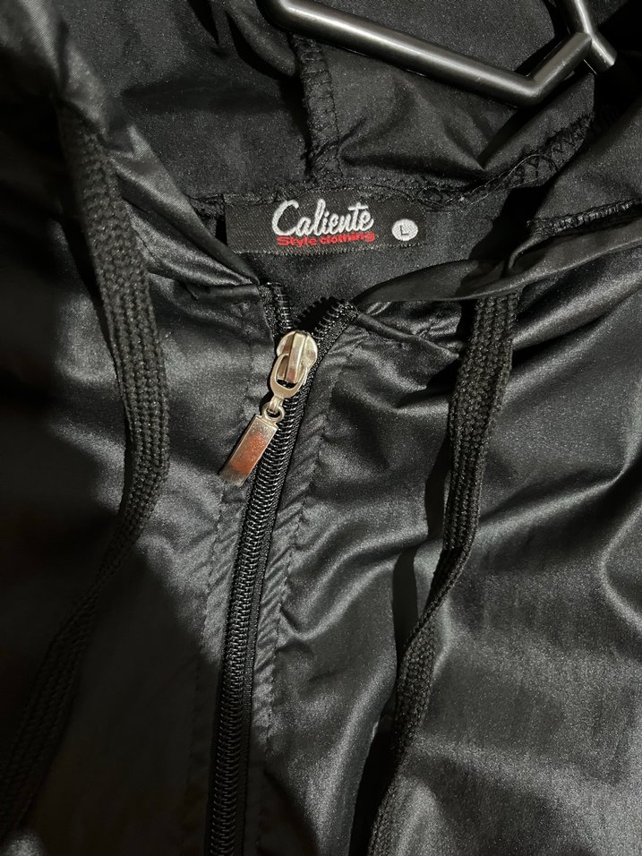 Siyah Parlak Deri Kapüşonlu Fermuarlı Ceket - Görsel 2