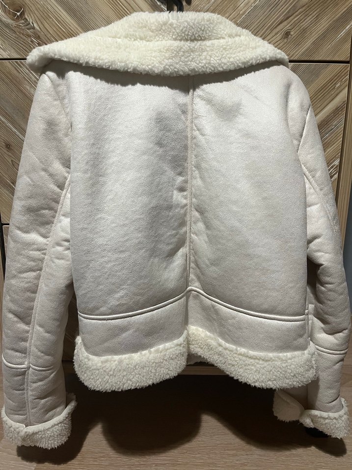 Beyaz Kürklü Kısa Kadın Ceket - Görsel 2