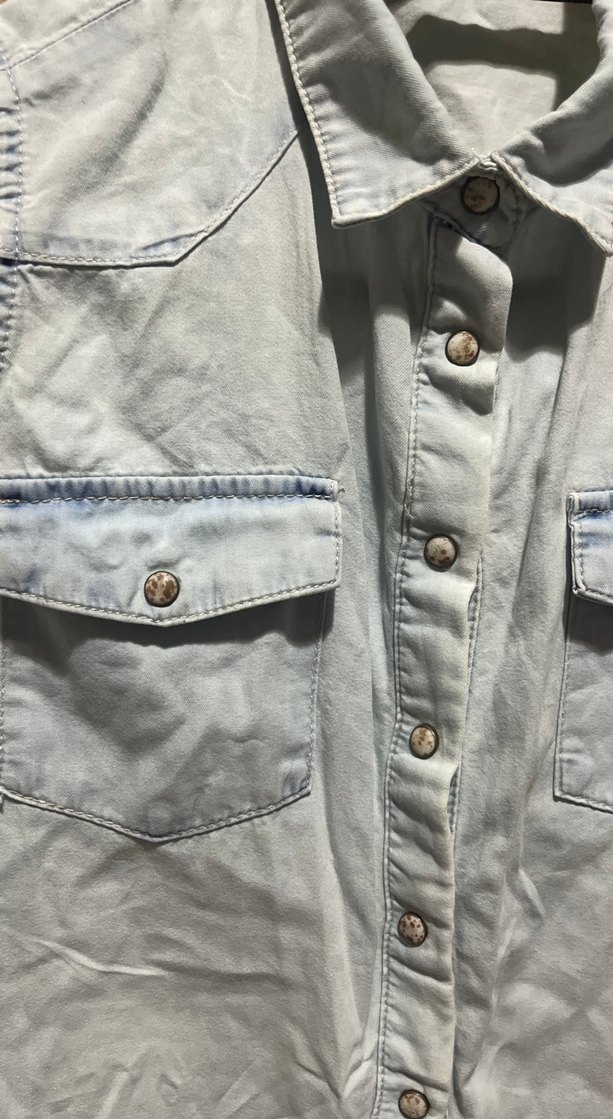 Buz Mavi Denim Düğmeli Kolsuz Gömlek - Görsel 2