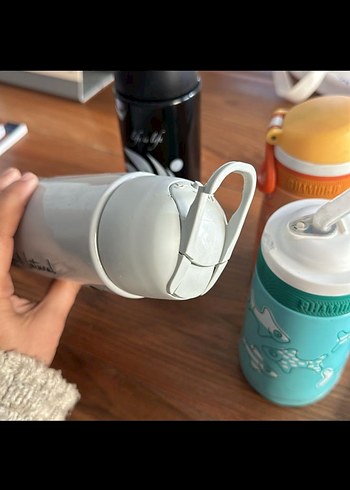 Çocuklar için renkli termos şişeler - Görsel 2