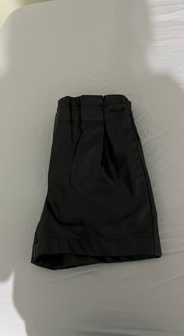 Siyah Deri  Mini Şort - Görsel 2