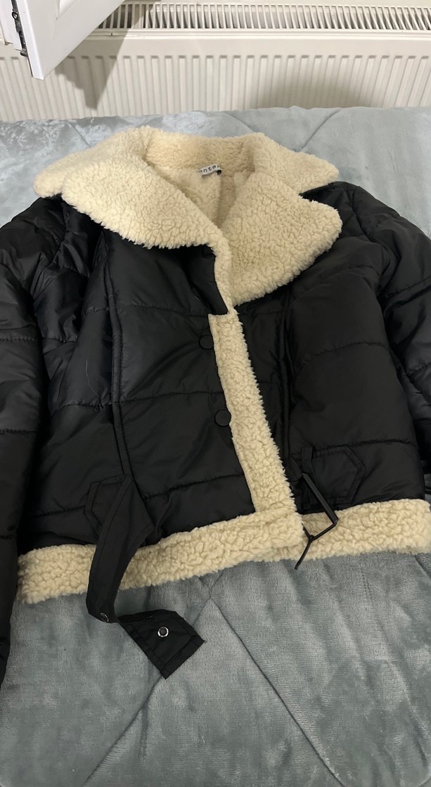 Siyah Kürklü Kadın Kışlık Ceket - Görsel 2