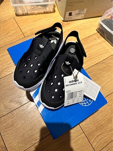 Adidas sandalet