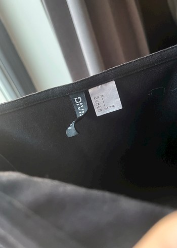 Drapeli Siyah Midi Straplez Elbise - Görsel 2