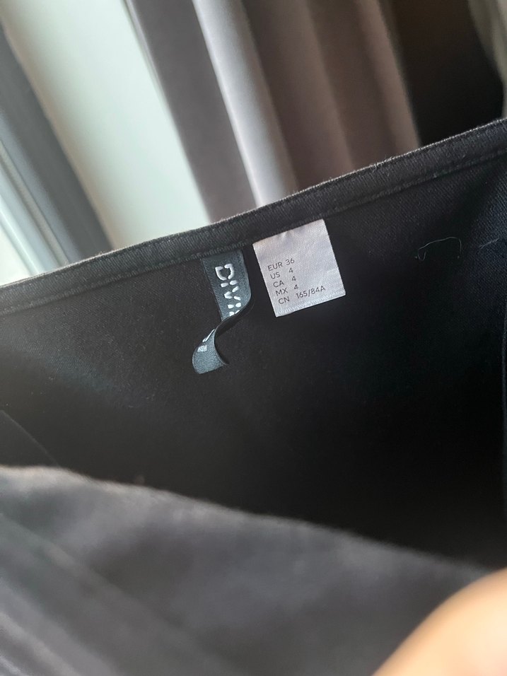 Drapeli Siyah Midi Straplez Elbise - Görsel 2