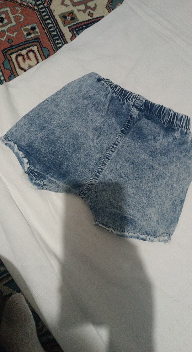 Nakışlı Düğmeli Kız Kot Şort - Görsel 2