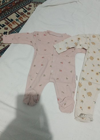 Beyaz Desenli Bebek Tulum - Görsel 2