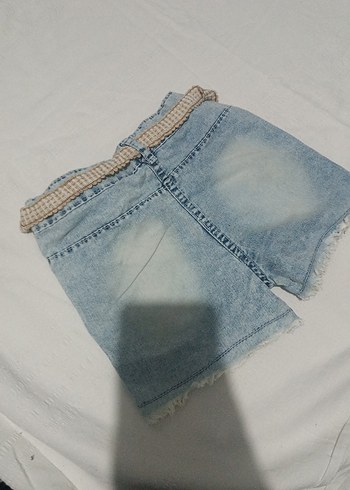 Nakışlı Mavi Kot Şort - Görsel 3