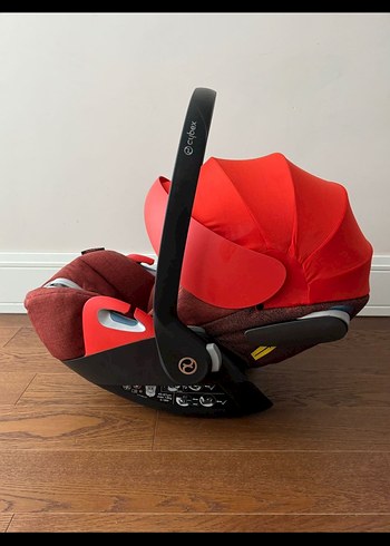 Cybex Cloud Z tam yatışlı ana kucağı