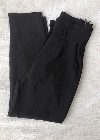 Siyah Kemerli Kadın Kumaş Pantolon