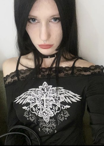 Dantel Detaylı Siyah Gotik Kadın Tişört