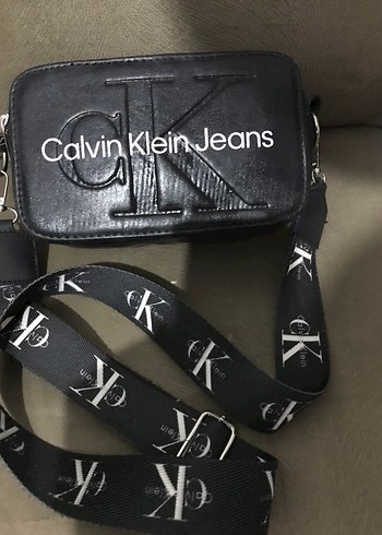 Calvin Klein Calvin Klein Jeans Siyah Deri Çapraz Çanta