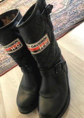 Siyah Deri Tokalı Biker Kadın Bot