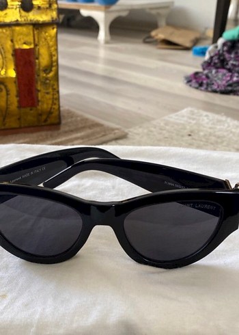 Louis Vuitton Parlak Siyah Tokalı Kadın Güneş Gözlüğü