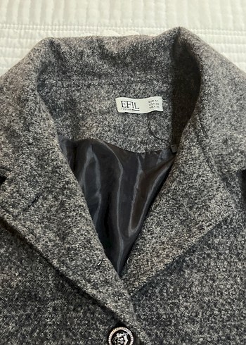 Gri Düğmeli Kısa Yün Kadın Kaban - Görsel 4