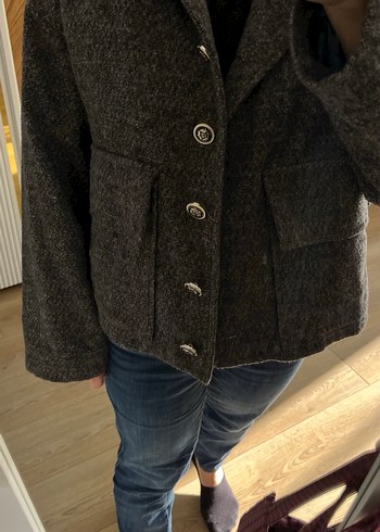 Gri Düğmeli Kısa Yün Kadın Kaban - Görsel 8