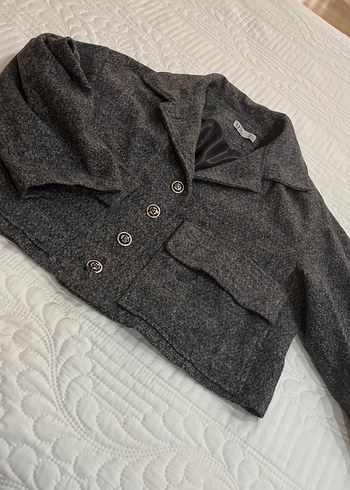 Gri Düğmeli Kısa Yün Kadın Kaban - Görsel 6