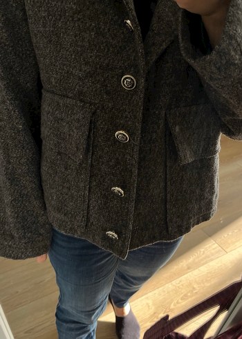 Gri Düğmeli Kısa Yün Kadın Kaban - Görsel 7