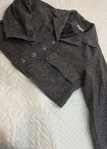 Gri Düğmeli Kısa Yün Kadın Kaban - Görsel 2