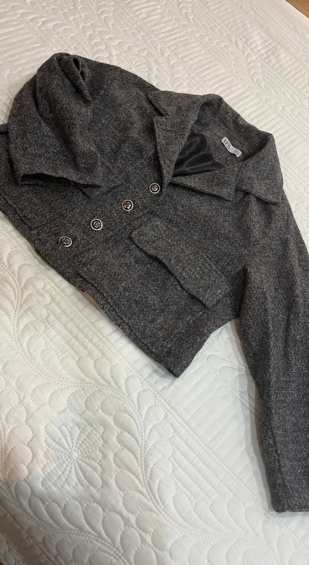 Gri Düğmeli Kısa Yün Kadın Kaban - Görsel 2