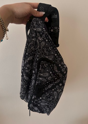 Siyah Desenli Victoria s Secret Pink Bel Çantası - Görsel 4