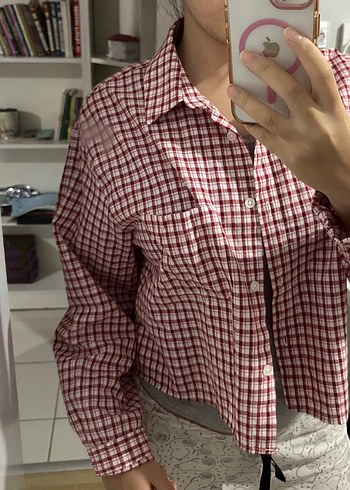 l Beden Düğmeli Kırmızı Kareli Uzun Kollu Crop gömlek