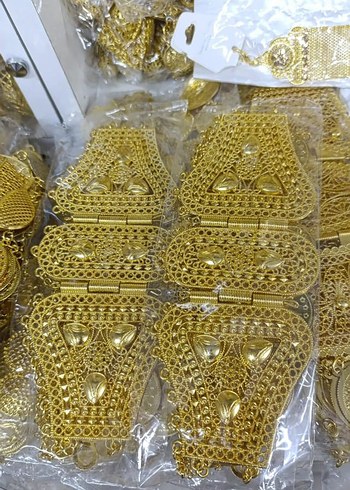 İşlemeli Altın Renkli Zincirli Kadın El Zinciri - Görsel 9