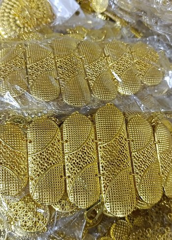 İşlemeli Altın Renkli Zincirli Kadın El Zinciri - Görsel 11