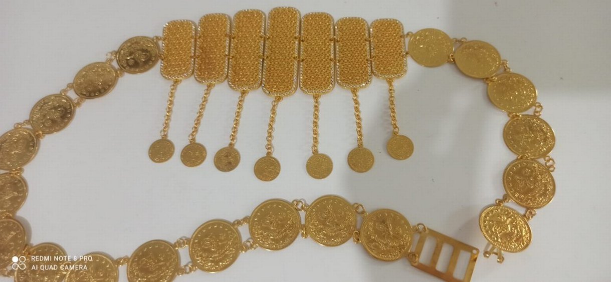 İşlemeli Altın Renkli Zincirli Kadın El Zinciri - Görsel 4