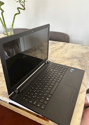 Siyah Renkli Laptop Bilgisayar