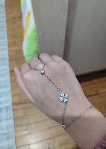 Kadın Beyaz Çiçekli Zincirli El Aksesuarı - Görsel 2