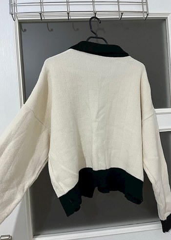 Düğmeli Siyah-Beyaz Kadın Hırka - Görsel 2