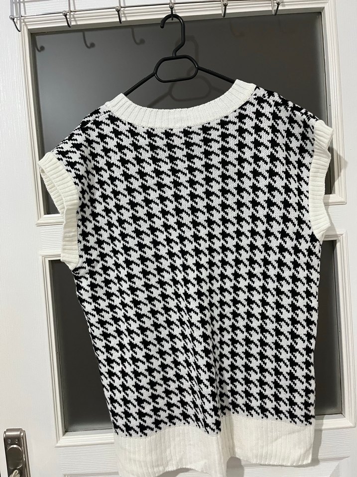 V Yaka Desenli Kadın Süveter - Görsel 2