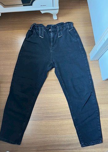 Kemer Detaylı Siyah Kadın Denim Pantolon